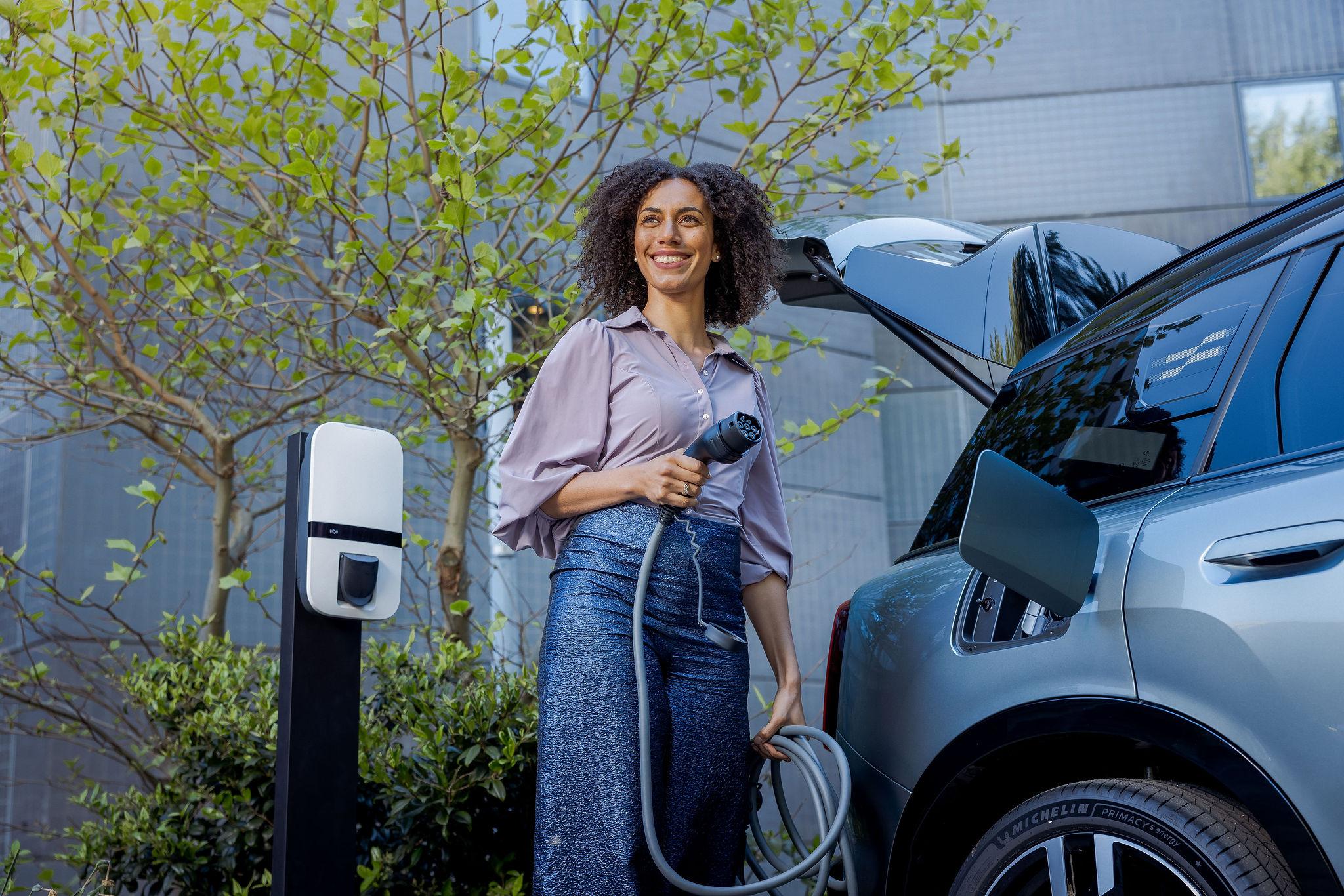 Eneco eMobility elektrisch laden kantoor en thuis